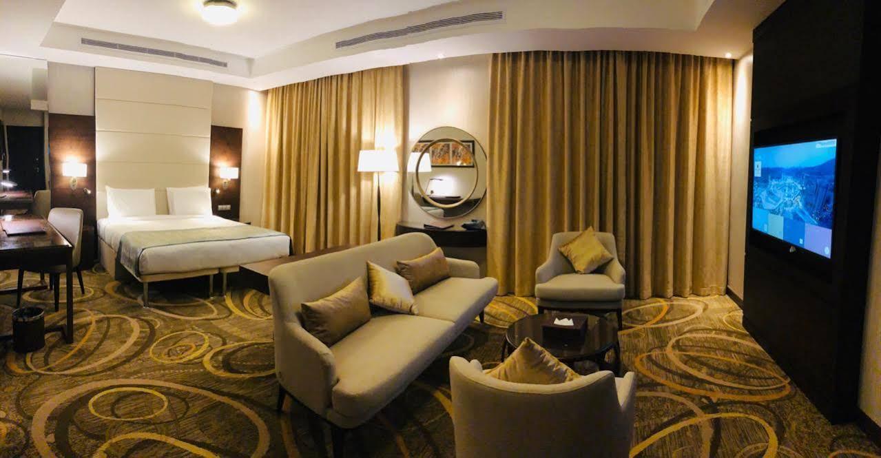 Millennium Makkah Al Naseem Mekka Exterior foto A room at the hotel
