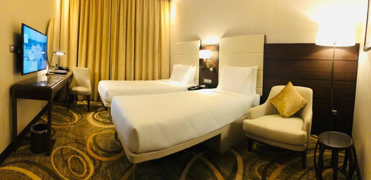 Millennium Makkah Al Naseem Mekka Exterior foto A room at the hotel